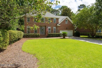 /international/us/4613-bentley-drive-wilmington-nc-110108382283/