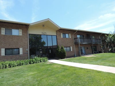 /international/us/7425-brookdale-drive-darien-il-110108443238/