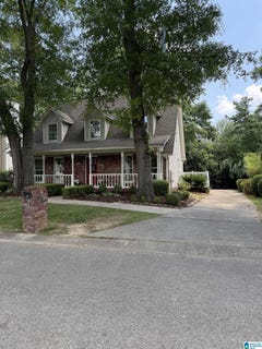 /international/us/516-oxford-circle-homewood-al-110107688555/