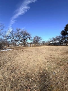 /international/us/218-cedar-street-clyde-tx-110105258120/