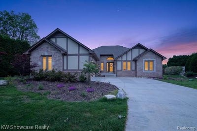 /international/us/39995-brylor-court-clinton-twp-mi-110108207885/