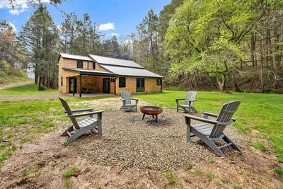 /international/us/133-bittersweet-lane-austin-pa-110107823662/