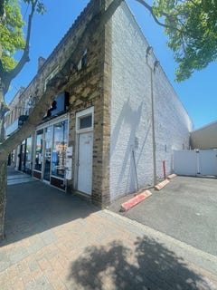 /international/us/1006-jericho-turnpike-new-hyde-park-ny-110099129876/