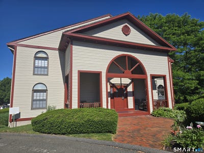 /international/us/24-west-road-ellington-ct-110108799612/