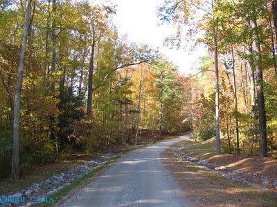 /international/us/10-glenwood-lane-irvington-va-110103306465/