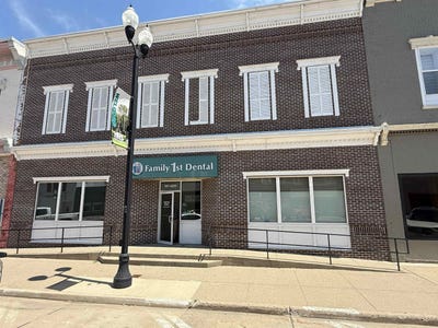 /international/us/810-central-ave-hawarden-ia-110119290428/
