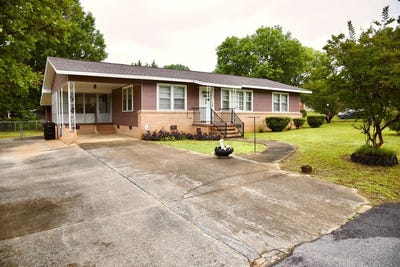 /international/us/209-n-washington-calhoun-falls-sc-110108409637/