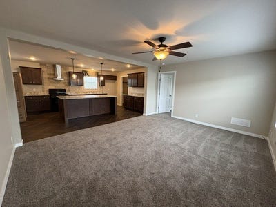 /international/us/33103-aspen-court-new-haven-mi-110120457339/