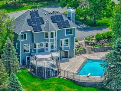 /international/us/880-norell-avenue-n-west-lakeland-twp-mn-110097596219/