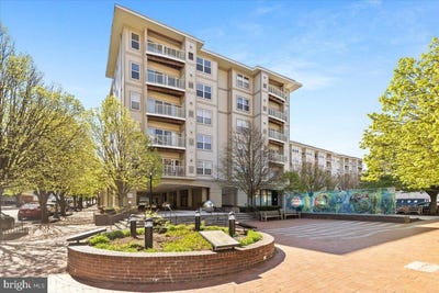 /international/us/8045-newell-street-silver-spring-md-110107877960/