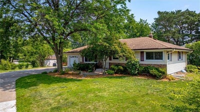 /international/us/133-martin-way-vadnais-heights-mn-110100158794/
