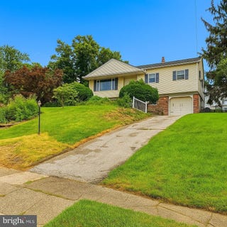 /international/us/520-deerfield-drive-norristown-pa-110100940273/