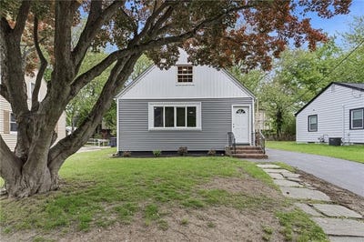 /international/us/8-angela-court-north-providence-ri-110108226151/