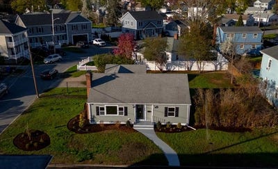 /international/us/73-tucker-street-lincoln-ri-110107634627/