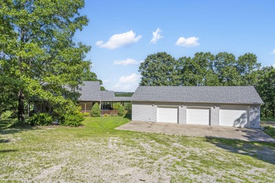 /international/us/904-arnold-road-hollister-mo-110100533892/