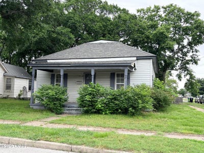 /international/us/331-s-liberty-street-webb-city-mo-110108349081/