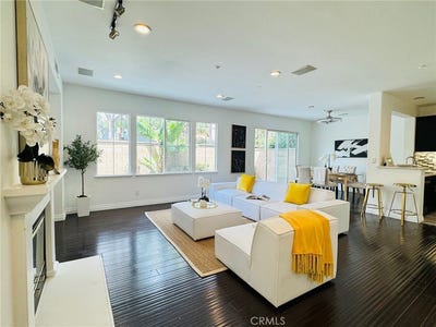 /international/us/10-salton-irvine-ca-110108093371/