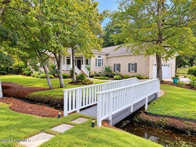 /international/us/301-wisteria-way-caswell-beach-nc-110119994488/