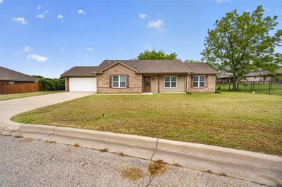 /international/us/505-e-5th-street-springtown-tx-110107885865/