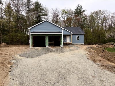 /international/us/859-salmon-falls-road-rochester-nh-110103422261/