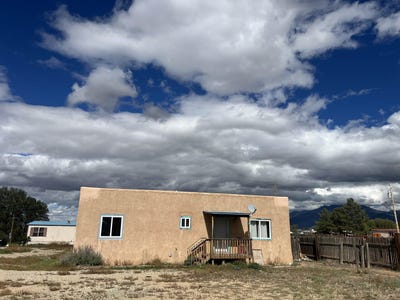 /international/us/2-adelmo-medina-drive-ranchos-de-taos-nm-110120553553/