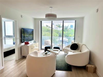 /international/us/13800-highland-dr-north-miami-beach-fl-110120418184/