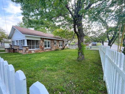 /international/us/220-preacher-roe-boulevard-west-plains-mo-110107884476/