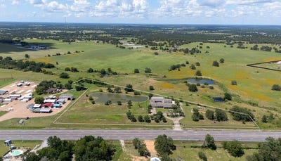 /international/us/3345-e-austin-st-giddings-tx-110109057047/