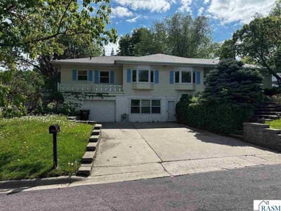 /international/us/724-w-nassau-street-st-peter-mn-110107255177/