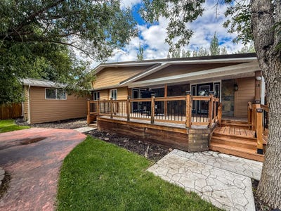 /international/us/18-park-garden-estate-great-falls-mt-110108920571/