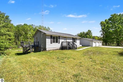 /international/us/7032-n-woodruff-road-weidman-mi-110108194920/