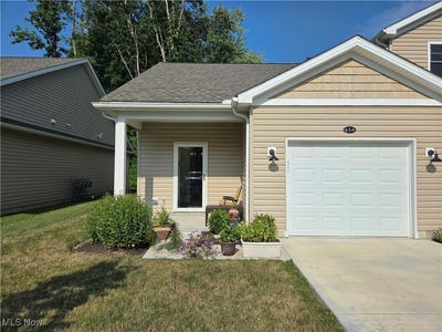 /international/us/654-treadway-boulevard-sheffield-lake-oh-110101428922/