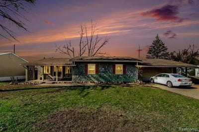 /international/us/1612-connecticut-street-wolverine-lake-vlg-mi-110107390450/