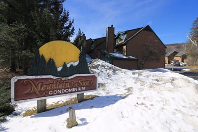 /international/us/9-mountain-sun-way-waterville-valley-nh-110106851704/