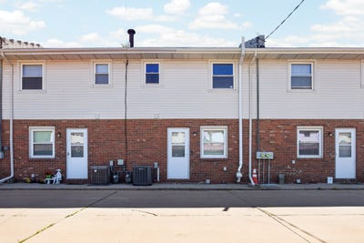 /international/us/105-e-lincoln-street-normal-il-110108450005/