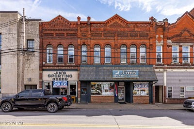 /international/us/21-23-w-main-street-canton-pa-110102415889/