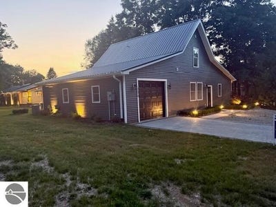 /international/us/206-joliet-avenue-houghton-lake-mi-110106183401/
