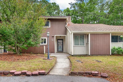 /international/us/97-quarterdeck-townes-new-bern-nc-110107732945/