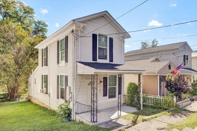 /international/us/240-roxbury-st-clifton-forge-va-110110371143/