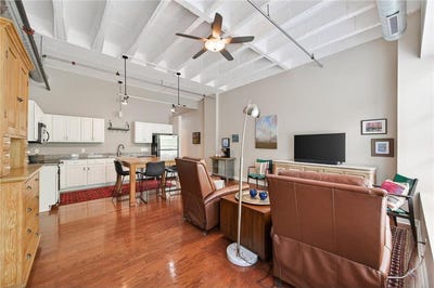 /international/us/111-e-franklin-avenue-minneapolis-mn-110108583571/