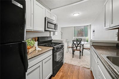/international/us/600-e-8th-street-kansas-city-mo-110106039688/