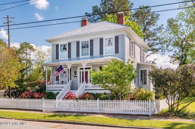 /international/us/323-e-2nd-street-washington-nc-110106533838/