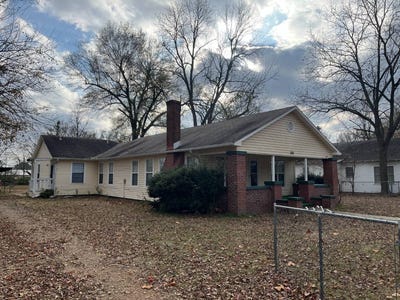 /international/us/305-nw-3rd-st-antlers-ok-110107572431/