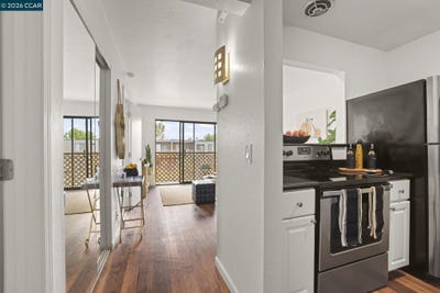 /international/us/470-n-civic-dr-walnut-creek-ca-110108441284/