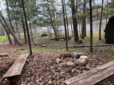 /international/us/2903-rushton-road-central-lake-vlg-mi-110108129867/