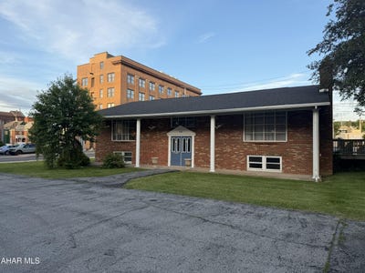 /international/us/1201-9th-avenue-altoona-pa-110108496771/