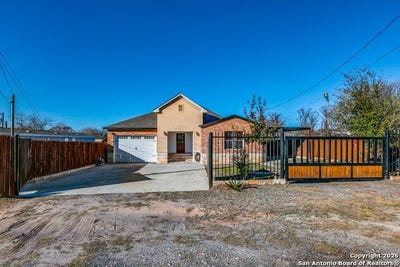 /international/us/4325-mansion-von-ormy-tx-110097190137/