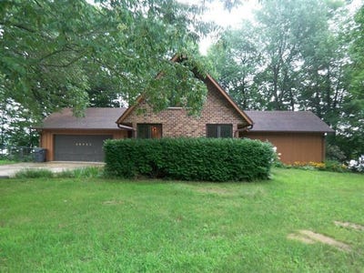 /international/us/28323-northern-bluff-drive-gobles-mi-110093637365/