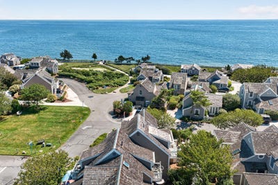 /international/us/4-brant-rock-road-mashpee-ma-110120411815/