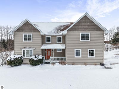 /international/us/1474-s-montmorency-lane-suttons-bay-mi-110106174549/